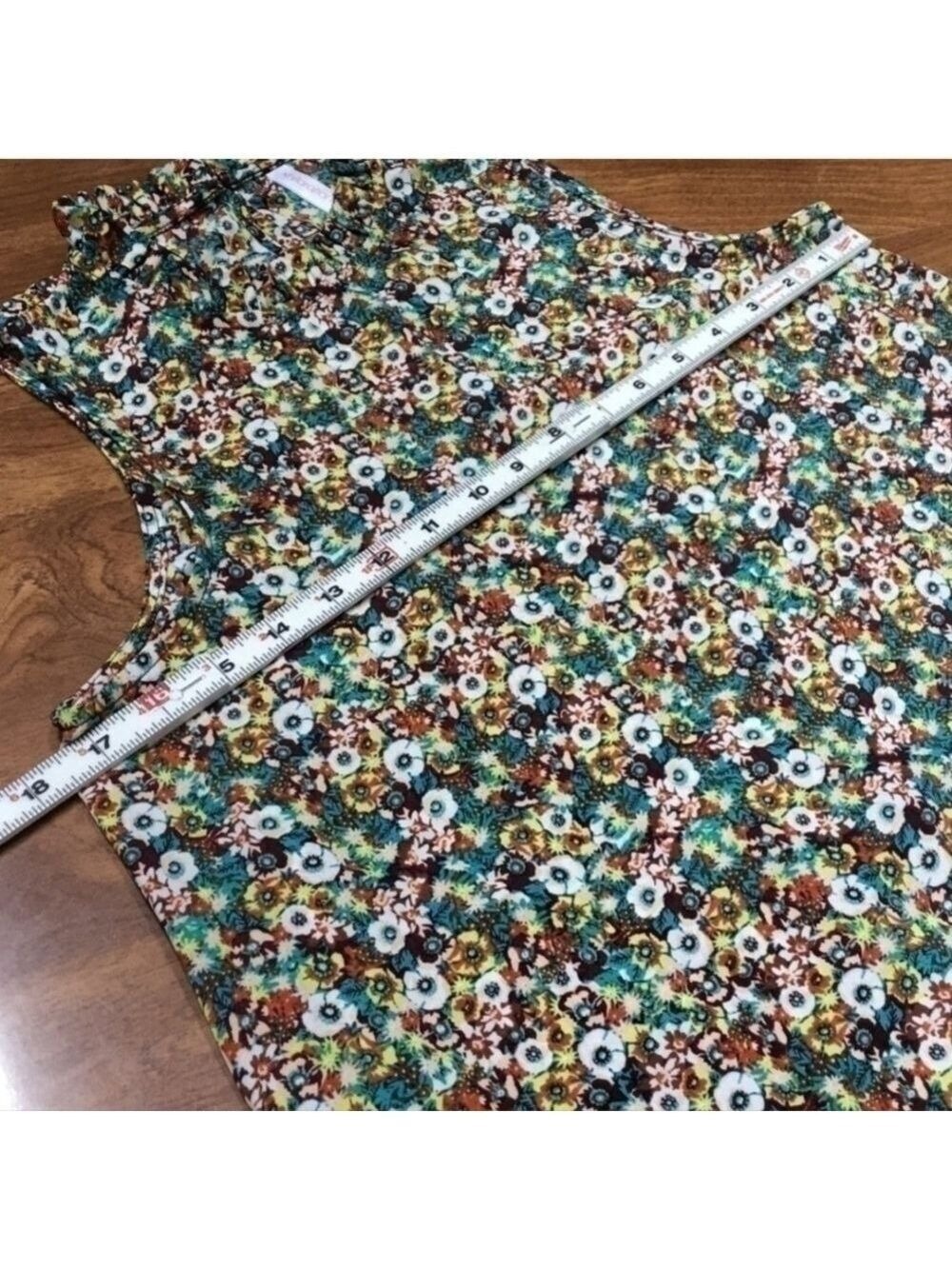 Sleeveless High Neck Floral Ruffled Top NWOT  Women's Tops Size Small - Picture 5 of 7